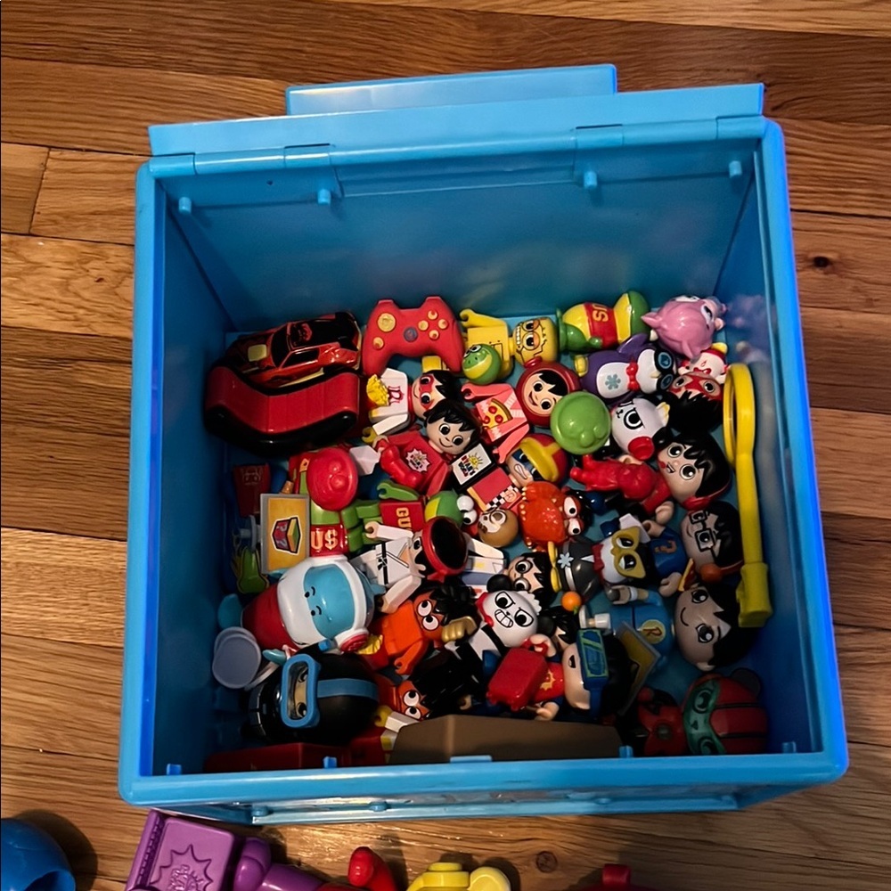 Ryan’s world toy vault bundle + Red and Yellow Robot Toy - Picture 5 of 5